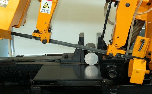 佛冈数控带锯床自动送料精度会出现偏差吗？